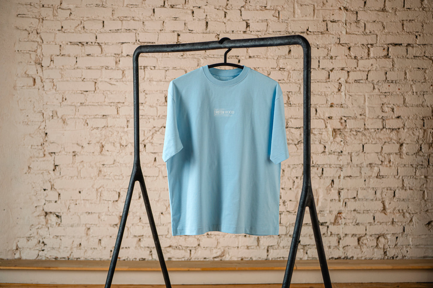 T-Shirt - minimal white on ice